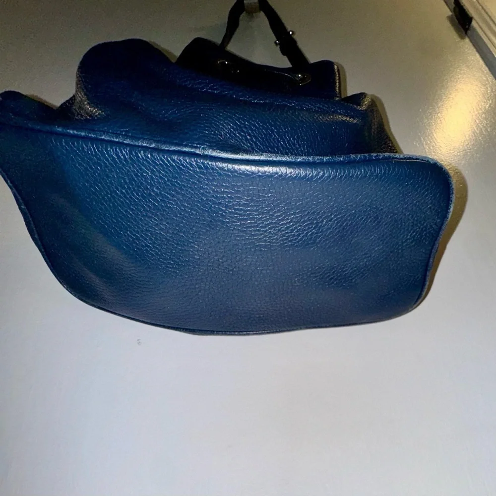 Michael Kors Jules Navy Leather Hobo Bucket Bag